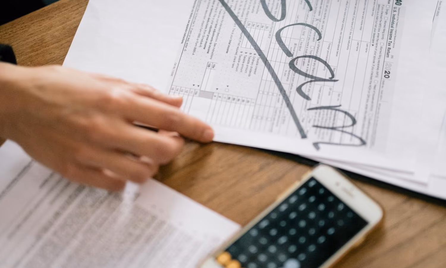 Vérification de l'inscription d'une plateforme dans un registre officiel avant tout versement